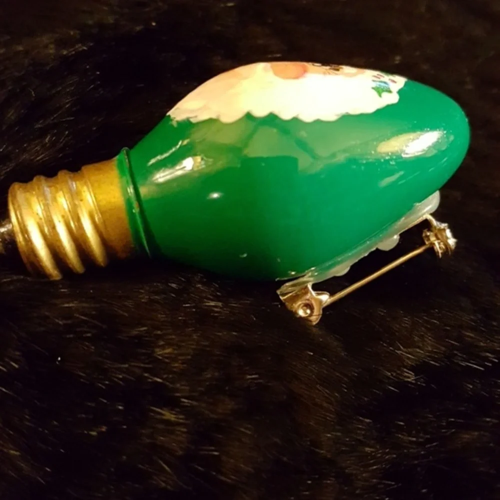GREEN HANDPAINTED  SANTA‎ LIGHT BULB BROOCH